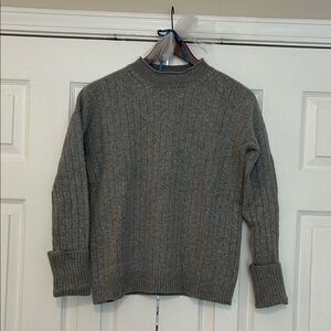 Classic Women's Gray Rib-Knit Crewneck Sweater